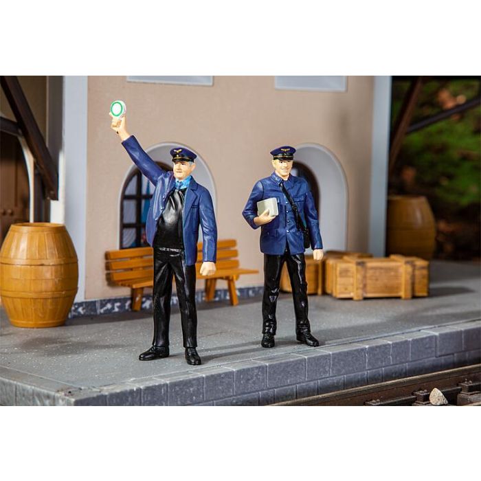 POG 331506 Two Train Guard Figures